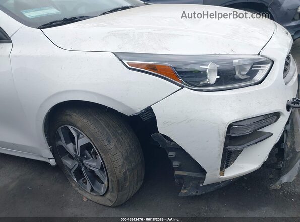 3KPF24AD3ME403447 2021 KIA FORTE White Вид спереду