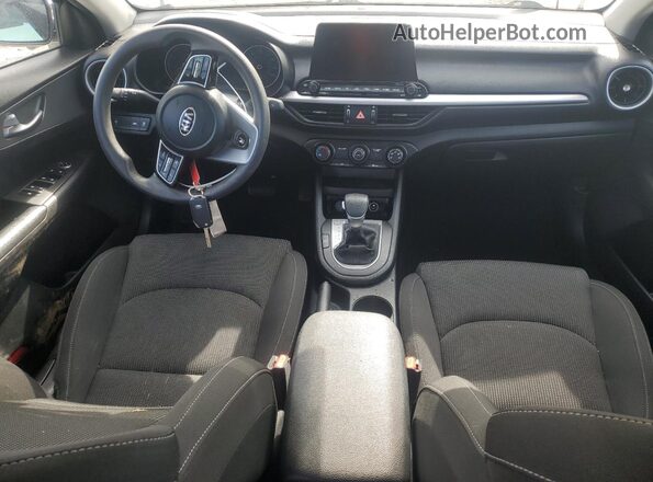 3KPF24AD3ME404095 2021 KIA FORTE Белый Вид панели приборов