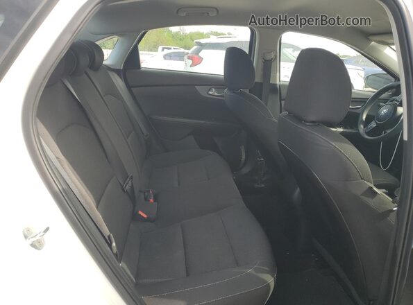 3KPF24AD3ME404095 2021 KIA FORTE Белый Вид задних сидений