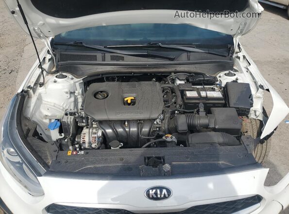 3KPF24AD3ME404095 2021 KIA FORTE Белый Вид задней части салона