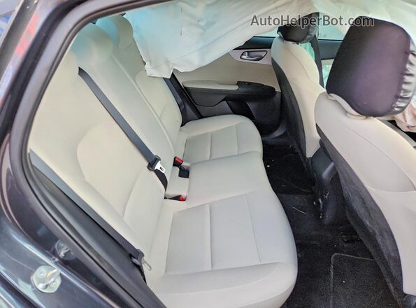 3KPF24AD3PE679678 2023 KIA FORTE Charcoal Widok tylnych siedzeń