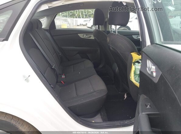 3KPF24AD3RE737758 2024 KIA FORTE White Vista de la etiqueta del VIN