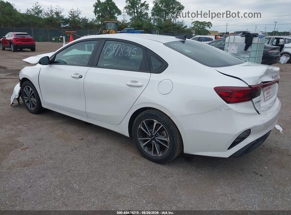 3KPF24AD3RE737758 2024 KIA FORTE White Trasero izquierdo