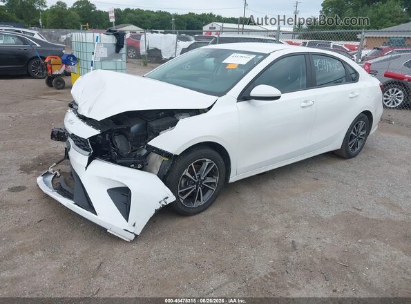 3KPF24AD3RE737758 2024 KIA FORTE White Vista tres cuartos delantera izquierda