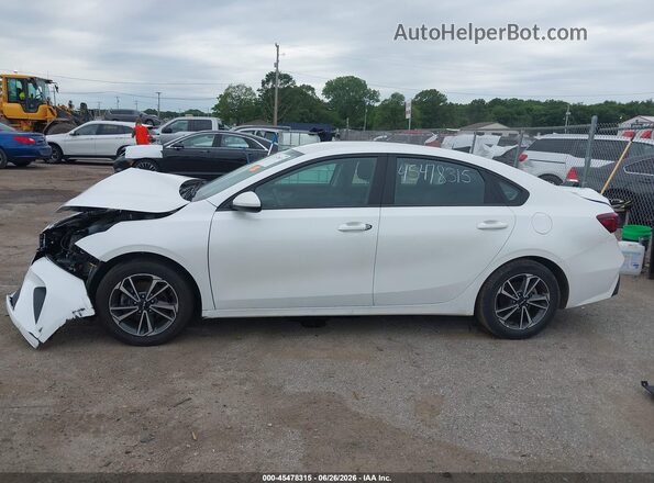 3KPF24AD3RE737758 2024 KIA FORTE White 