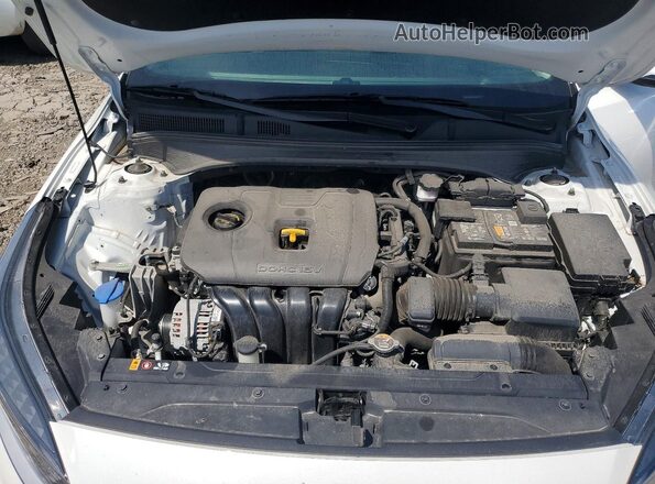 3KPF24AD3RE738361 2024 KIA FORTE White უკანა სალონის ხედი