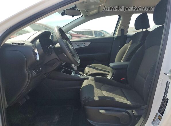 3KPF24AD3RE738361 2024 KIA FORTE White წინა სალონის ხედი