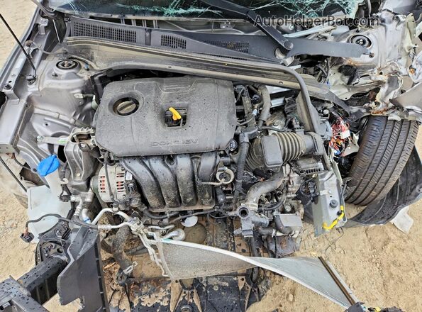 3KPF24AD3RE761316 2024 KIA FORTE Gray Widok wnętrza z tyłu