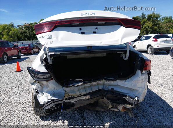 3KPF24AD3RE811583 2024 KIA FORTE White 