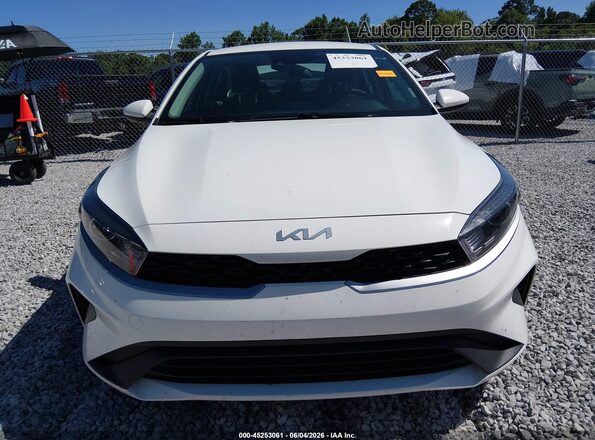 3KPF24AD3RE811583 2024 KIA FORTE White Instrument cluster view