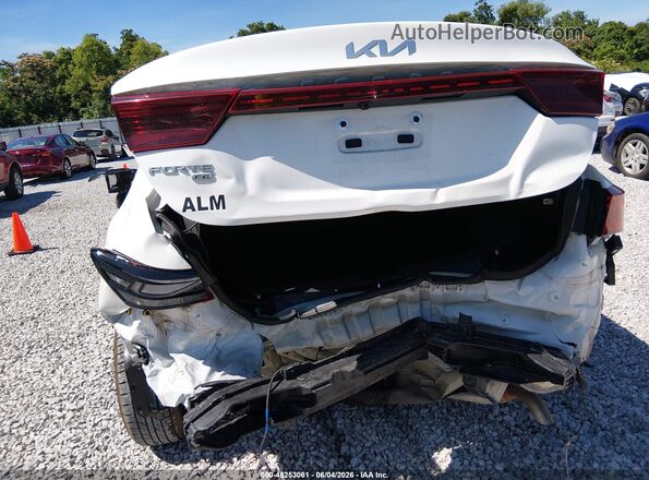 3KPF24AD3RE811583 2024 KIA FORTE White Front view