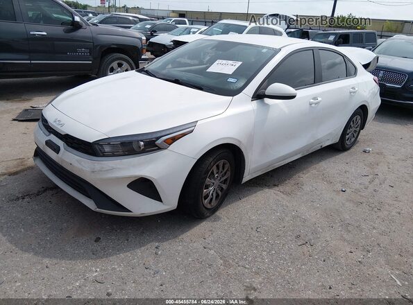 3KPF24AD3RE824317 2024 KIA FORTE White Front left