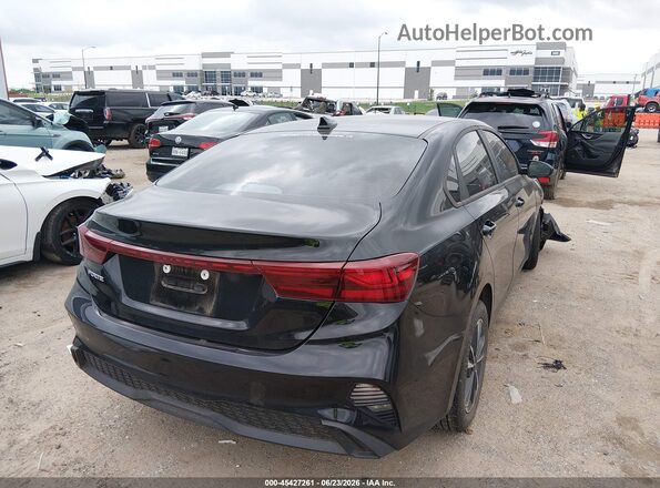 3KPF24AD3RE827640 2024 KIA FORTE Black Trasero derecho