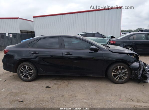 3KPF24AD3RE827640 2024 KIA FORTE Black Vista interior trasera