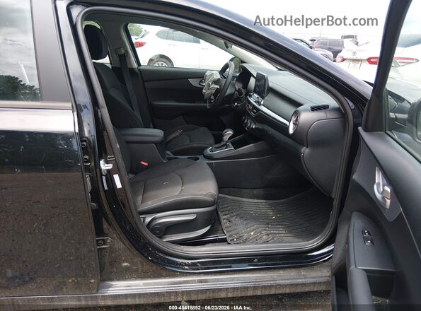 3KPF24AD3RE838055 2024 KIA FORTE Черный Вид салона спереди