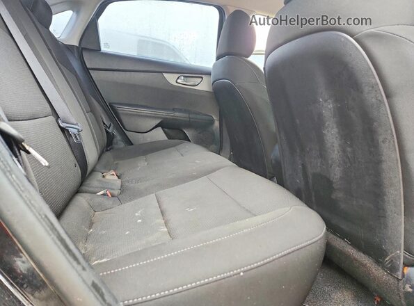 3KPF24AD4KE076327 2019 KIA FORTE Black Rear seats view