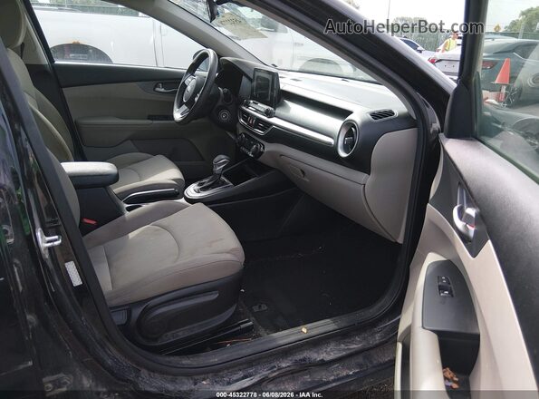 3KPF24AD4KE136610 2019 KIA FORTE Черный Вид салона спереди