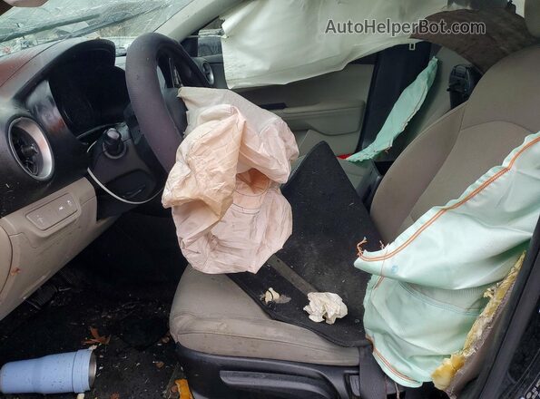 3KPF24AD4LE247093 2020 KIA FORTE Black Front interior view