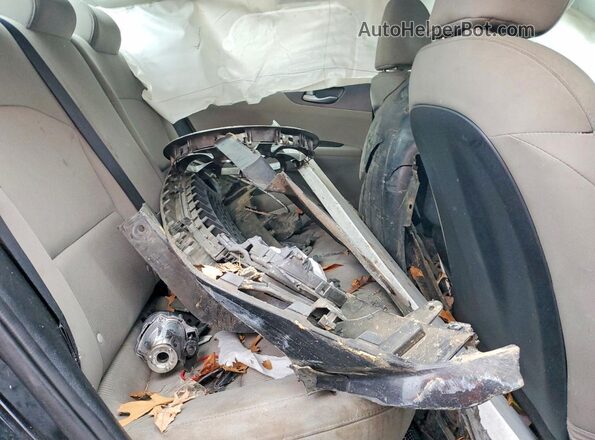3KPF24AD4LE247093 2020 KIA FORTE Black Rear seats view