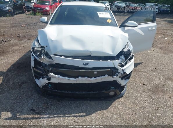 3KPF24AD4ME287479 2021 KIA FORTE White Front view