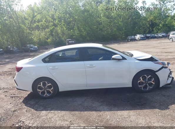 3KPF24AD4ME287479 2021 KIA FORTE White Rear interior view