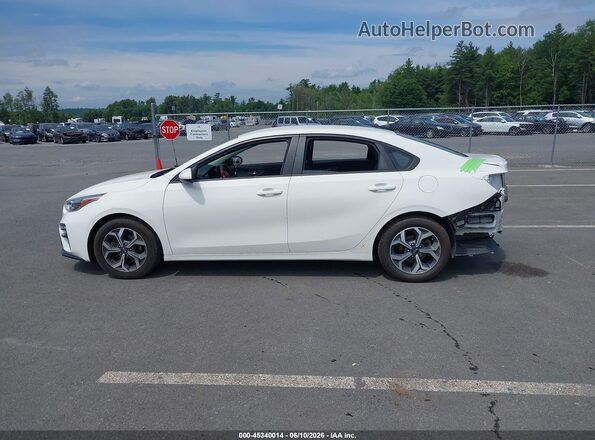 3KPF24AD4ME292276 2021 KIA FORTE White Սալոնի 360 աստիճան տեսք
