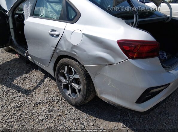 3KPF24AD4ME360978 2021 KIA FORTE Silver წინა ხედი