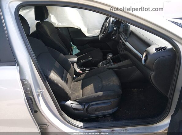 3KPF24AD4ME360978 2021 KIA FORTE Silver წინა სალონის ხედი