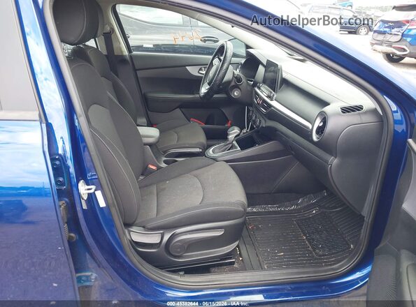 3KPF24AD4NE429248 2022 KIA FORTE Синий Вид салона спереди