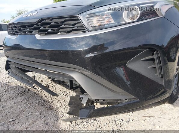 3KPF24AD4NE467871 2022 KIA FORTE Black Front view