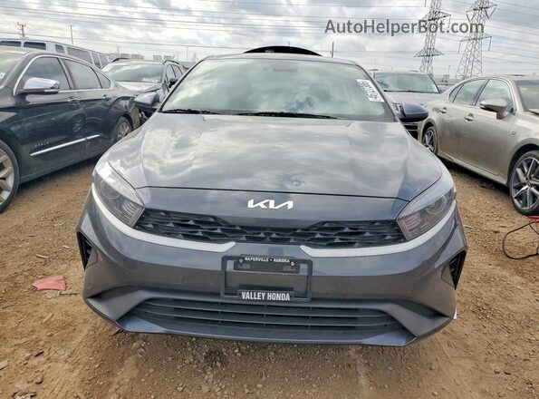 3KPF24AD4PE586782 2023 KIA FORTE Gray Front view