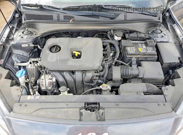 3KPF24AD4PE586782 2023 KIA FORTE Gray Rear interior view