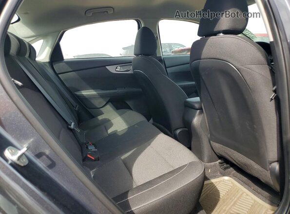 3KPF24AD4PE586782 2023 KIA FORTE Gray Rear seats view