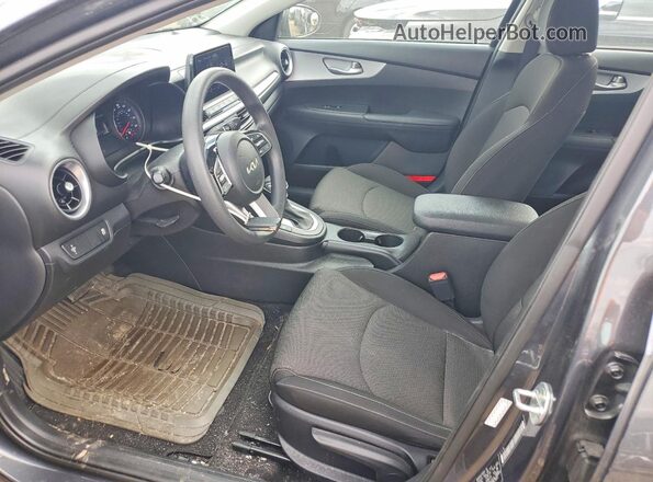 3KPF24AD4PE586782 2023 KIA FORTE Gray Front interior view