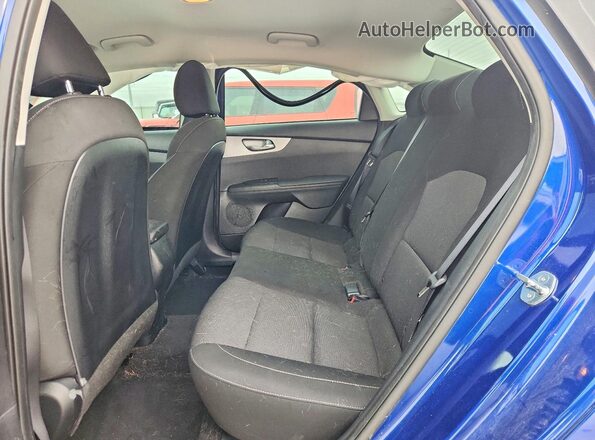 3KPF24AD4PE599886 2023 KIA FORTE Blue Вид задніх сидінь