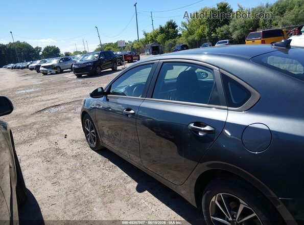 3KPF24AD4PE668074 2023 KIA FORTE Gray Widok wnętrza 360 stopni