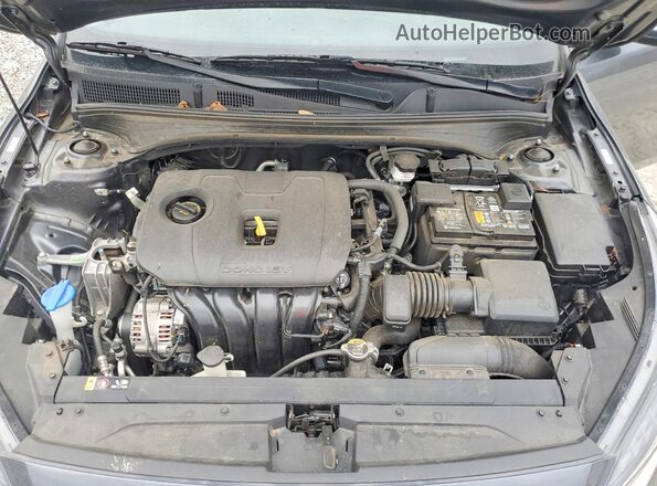 3KPF24AD4RE698095 2024 KIA FORTE Silver Widok wnętrza z tyłu