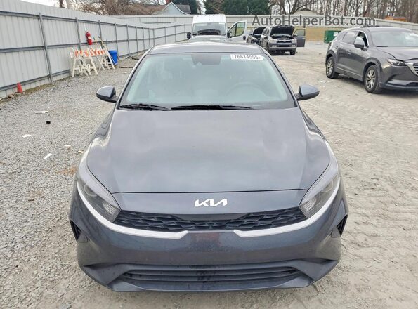 3KPF24AD4RE698095 2024 KIA FORTE Silver Widok z przodu