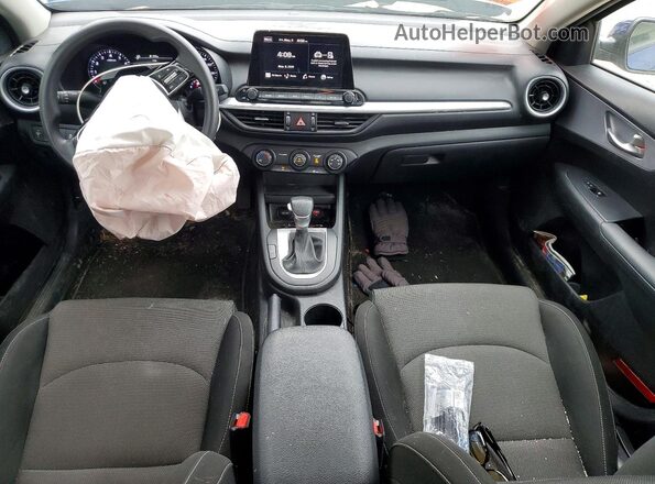 3KPF24AD4RE740930 2024 KIA FORTE Blue 