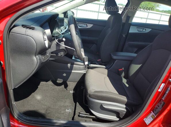 3KPF24AD4RE775788 2024 KIA FORTE Red Front interior view
