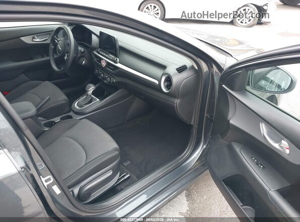 3KPF24AD4RE794518 2024 KIA FORTE Серый Вид салона спереди