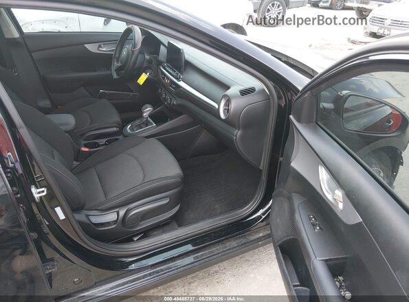3KPF24AD4RE802567 2024 KIA FORTE Black Вид салону спереду