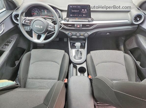 3KPF24AD4RE824889 2024 KIA FORTE Черный Вид панели приборов