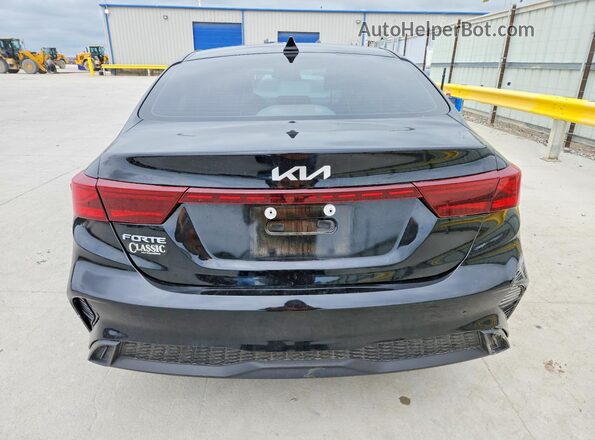 3KPF24AD4RE824889 2024 KIA FORTE Черный Вид сзади