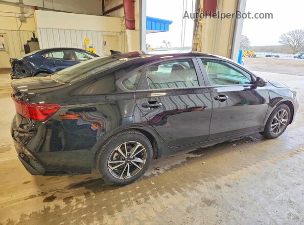 3KPF24AD4RE835987 2024 KIA FORTE Black Trasero derecho
