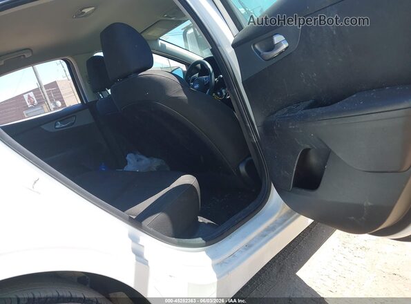 3KPF24AD5KE136745 2019 KIA FORTE White Вид наклейки з VIN-кодом