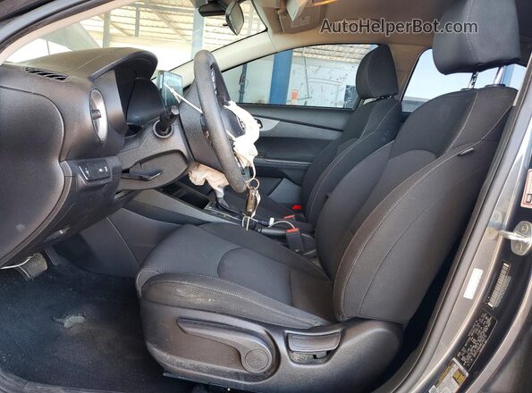 3KPF24AD5ME292576 2021 KIA FORTE Gray 