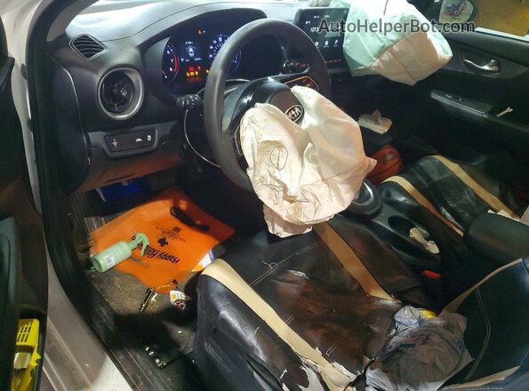 3KPF24AD5ME326113 2021 KIA FORTE White 
