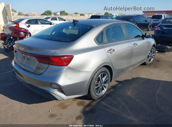 3KPF24AD5NE482508 2022 KIA FORTE Silver Tył prawy