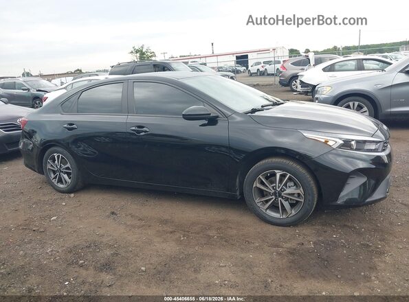 3KPF24AD5PE552298 2023 KIA FORTE Black Вид задньої частини салону